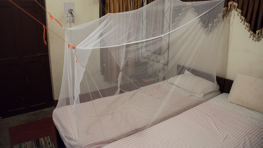 KOHMUI Moskitonetz, Mückennetz Travel mit Klebehaken für Reise und