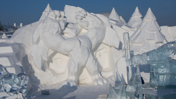 Schneefigur in der Ice & Snow World in Harbin